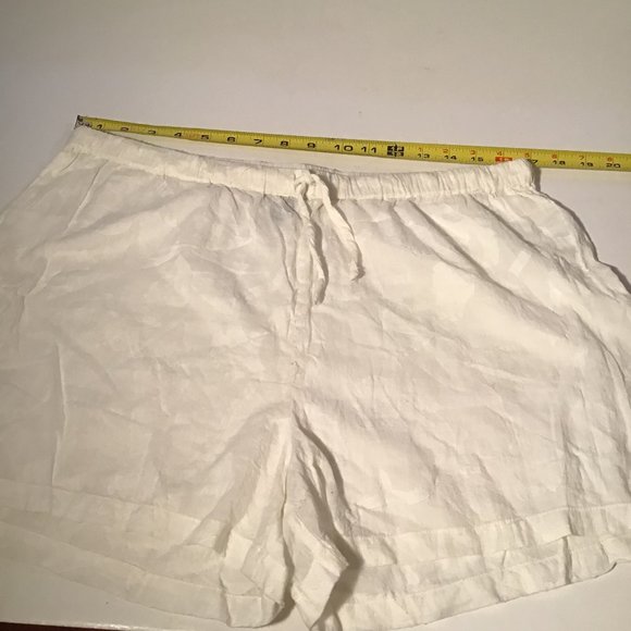 Tahari sleepwear shorts size Large - Picture 2 of 3